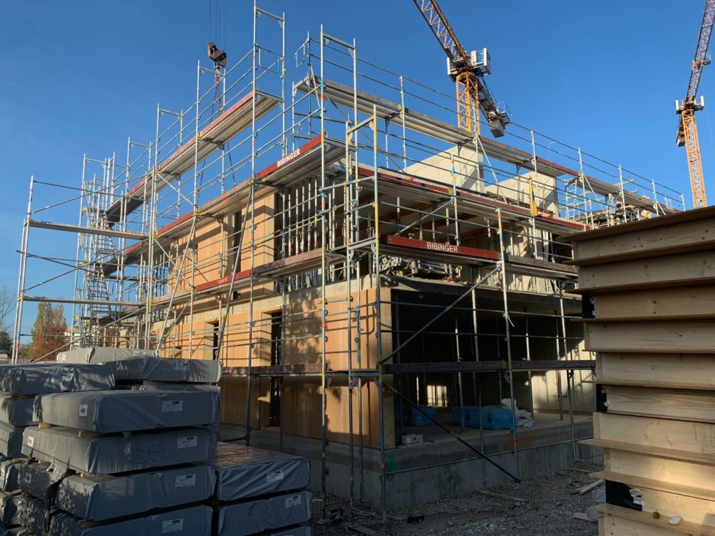 18. Oktober 2019: Das Holz wird geliefert.