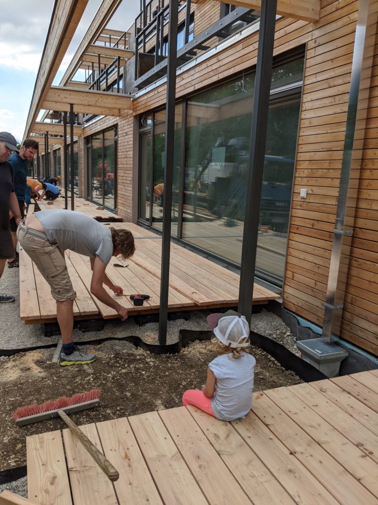 5. August 2020: Eigenleistung Beplankung der Terrassen.